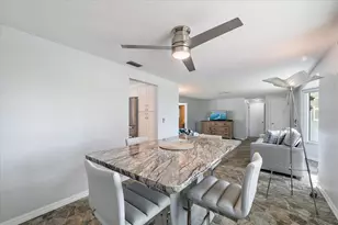 2431 Bispham Rd, Sarasota, FL 34231 - Photo 8