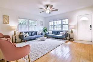 2181 Hyde Park St, Sarasota, FL 34239 - Photo 2