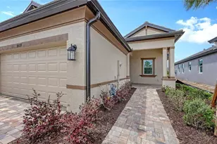 18123 Cherished Loop, Lakewood Ranch, FL 34211 - Photo 2
