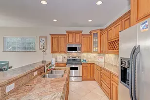 4118 5th Ave, Holmes Beach, FL 34217 - Photo 10