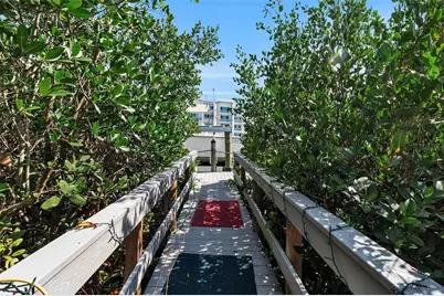 1040 Sylvan Drive, Sarasota, FL 34234 - Photo 10