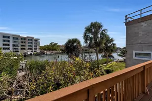 1040 Sylvan Dr, Sarasota, FL 34234 - Photo 16