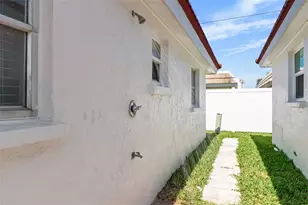 6154 Midnight Pass Rd, Sarasota, FL 34242 - Photo 22