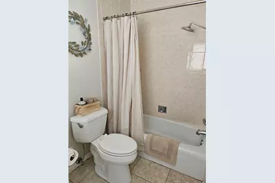 220 Park Boulevard N #202, Venice, FL 34285 - Photo 6