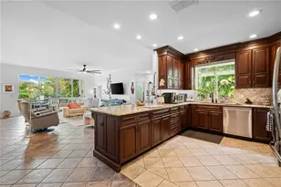 866 Hudson Ave, Sarasota, FL 34236 - Photo 2