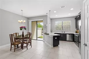 4995 Oarsman Ct, Sarasota, FL 34243 - Photo 4