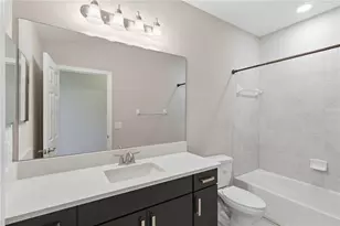 4995 Oarsman Ct, Sarasota, FL 34243 - Photo 14