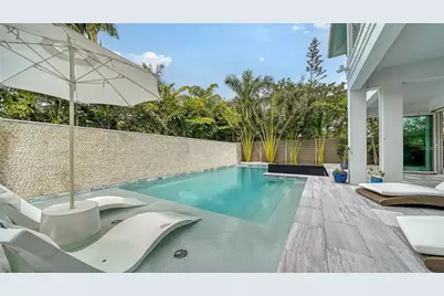 5930 Briarwood Avenue, Sarasota, FL 34231 - Photo 6