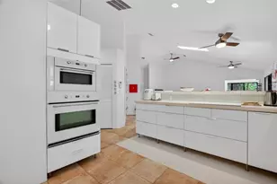 4750 Tivoli Ave, Sarasota, FL 34235 - Photo 14