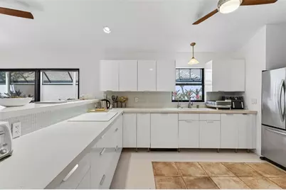 4750 Tivoli Avenue, Sarasota, FL 34235 - Photo 14