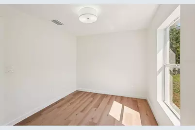 2107 8th Avenue E, Bradenton, FL 34208 - Photo 8