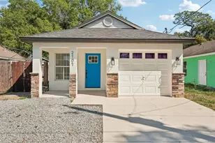 2107 8th Ave E, Bradenton, FL 34208 - Photo 1