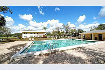 7880 Palm Aire Lane #203, Sarasota, FL 34243 - Photo 18