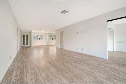 7880 Palm Aire Lane #203, Sarasota, FL 34243 - Photo 8