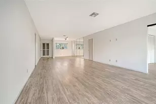 7880 Palm Aire Ln, Sarasota, FL 34243 - Photo 8