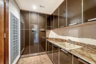 128 Golden Gate Point, Sarasota, FL 34236 - Photo 18