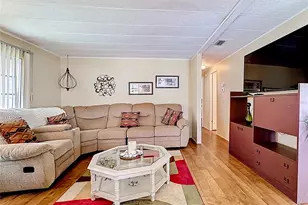 80 Del Rio Dr, Palmetto, FL 34221 - Photo 6