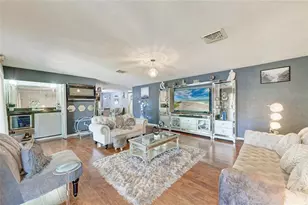 7236 Las Casas Dr, Sarasota, FL 34243 - Photo 8