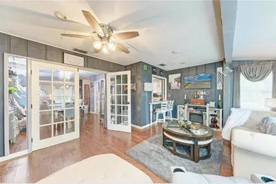 7236 Las Casas Dr, Sarasota, FL 34243 - Photo 18