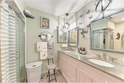 7236 Las Casas Dr, Sarasota, FL 34243 - Photo 22