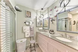 7236 Las Casas Dr, Sarasota, FL 34243 - Photo 22