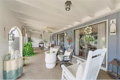 7236 Las Casas Dr, Sarasota, FL 34243 - Photo 6