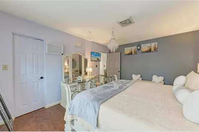 7236 Las Casas Dr, Sarasota, FL 34243 - Photo 26