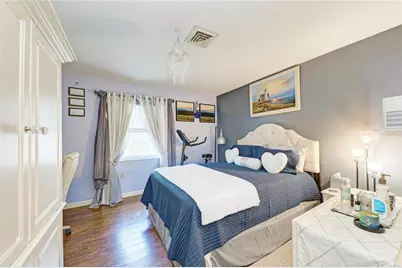 7236 Las Casas Dr, Sarasota, FL 34243 - Photo 30