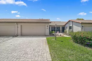 892 Country Club Cir, Venice, FL 34293 - Photo 1