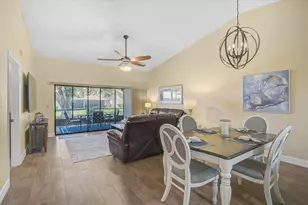 892 Country Club Cir, Venice, FL 34293 - Photo 4