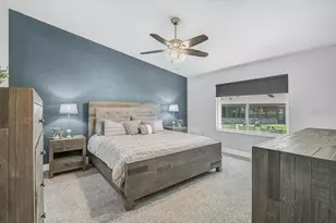 892 Country Club Cir, Venice, FL 34293 - Photo 18