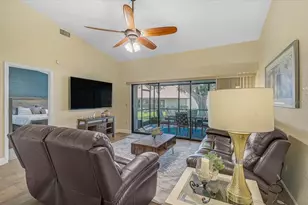 892 Country Club Cir, Venice, FL 34293 - Photo 2