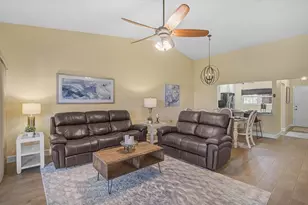 892 Country Club Cir, Venice, FL 34293 - Photo 14