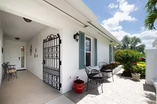 7410 9th Ave W, Bradenton, FL 34209 - Photo 4