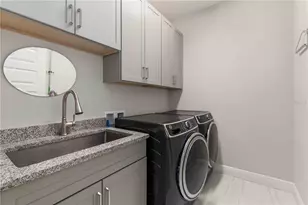 993 Crosswind Ave, Sarasota, FL 34240 - Photo 32