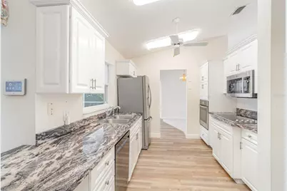 4817 61st Avenue Drive W, Bradenton, FL 34210 - Photo 4