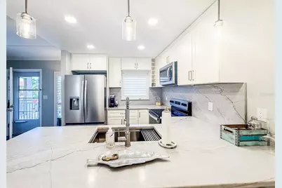 845 Benjamin Franklin Drive #202, Sarasota, FL 34236 - Photo 4