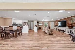 7101 Fairway Bend Cir, Sarasota, FL 34243 - Photo 8