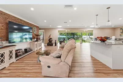 7101 Fairway Bend Circle, Sarasota, FL 34243 - Photo 10