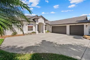 220 Dove Trl, Bradenton, FL 34212 - Photo 2