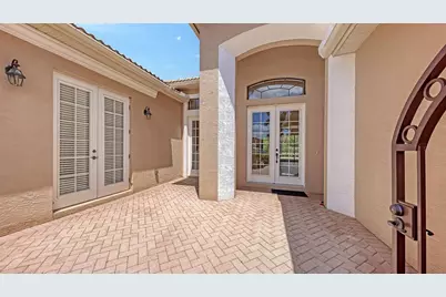 7134 Whitemarsh Circle, Lakewood Ranch, FL 34202 - Photo 6