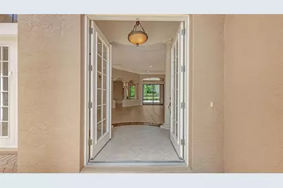 7134 Whitemarsh Circle, Lakewood Ranch, FL 34202 - Photo 8