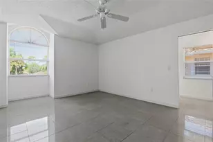 5588 Golf Pointe Dr, Sarasota, FL 34243 - Photo 18