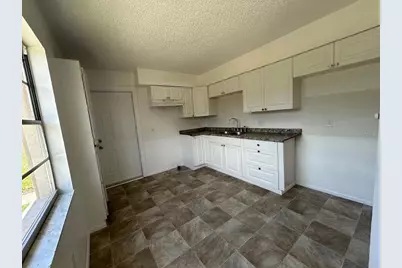 1031 30th Avenue E, Bradenton, FL 34208 - Photo 6