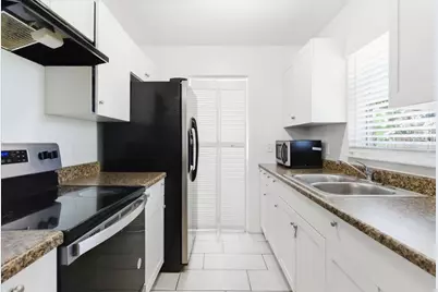 5105 15th Street Court E, Bradenton, FL 34208 - Photo 8