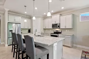 520 Maraviya Blvd, Nokomis, FL 34275 - Photo 2