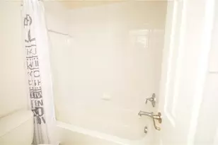 7770 Moonstone Dr, Sarasota, FL 34233 - Photo 8