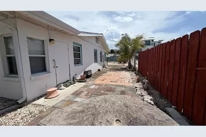 114 78th Street, Holmes Beach, FL 34217 - Photo 26