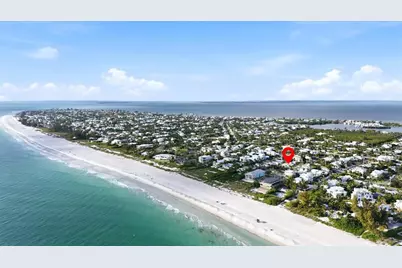 114 78th Street, Holmes Beach, FL 34217 - Photo 2