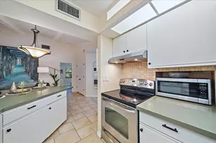 3246 Maiden Ln, Sarasota, FL 34231 - Photo 10